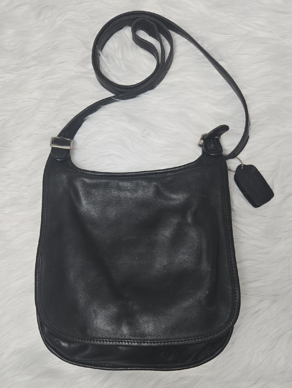 Vintage 1990s 9135 Coach Classic Black Leather Crossbody Bag Hippie Flap Saddle